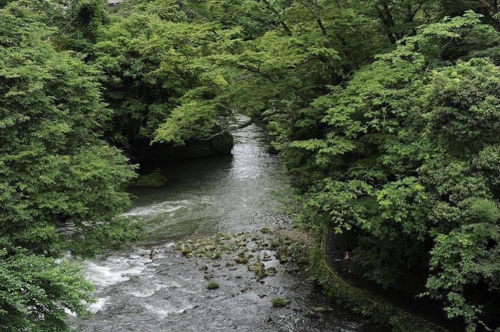 Готель Yamanaka Onsen Shirasagiyu Tawaraya Каґа Екстер'єр фото