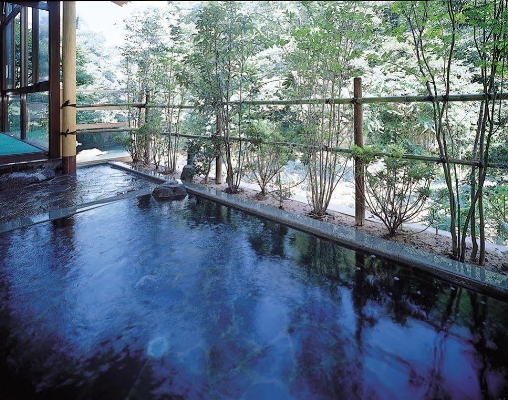 Готель Yamanaka Onsen Shirasagiyu Tawaraya Каґа Екстер'єр фото