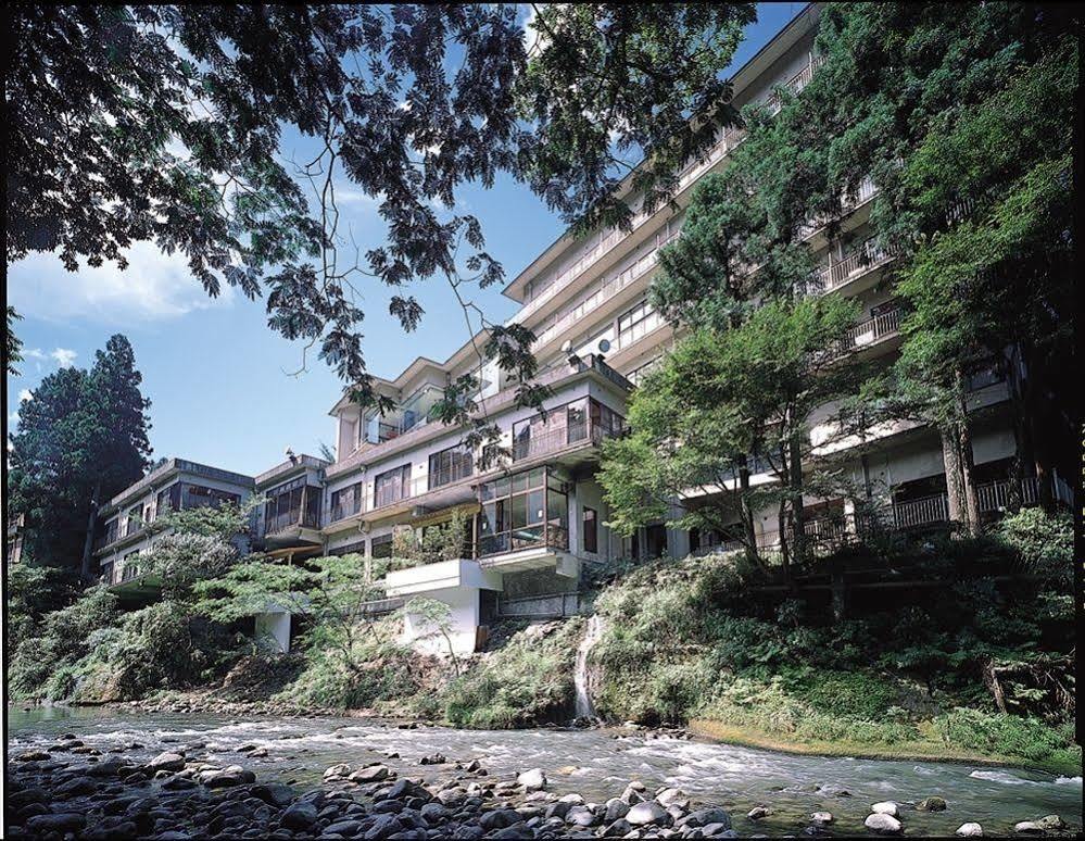 Готель Yamanaka Onsen Shirasagiyu Tawaraya Каґа Екстер'єр фото