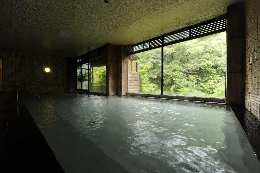 Готель Yamanaka Onsen Shirasagiyu Tawaraya Каґа Екстер'єр фото