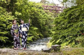 Готель Yamanaka Onsen Shirasagiyu Tawaraya Каґа Екстер'єр фото